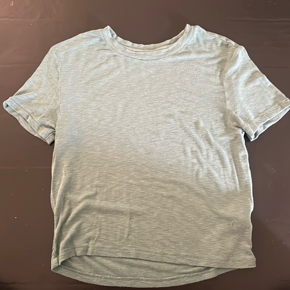 AMERICAN EAGLE SIZE S ——THIS IS MORE GREEN/BLUE